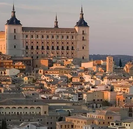 Toledo Ciudad De Las Tres Culturas , Un Lugar Para Disfrutar Todas Las Familias Con Sus Hijos 